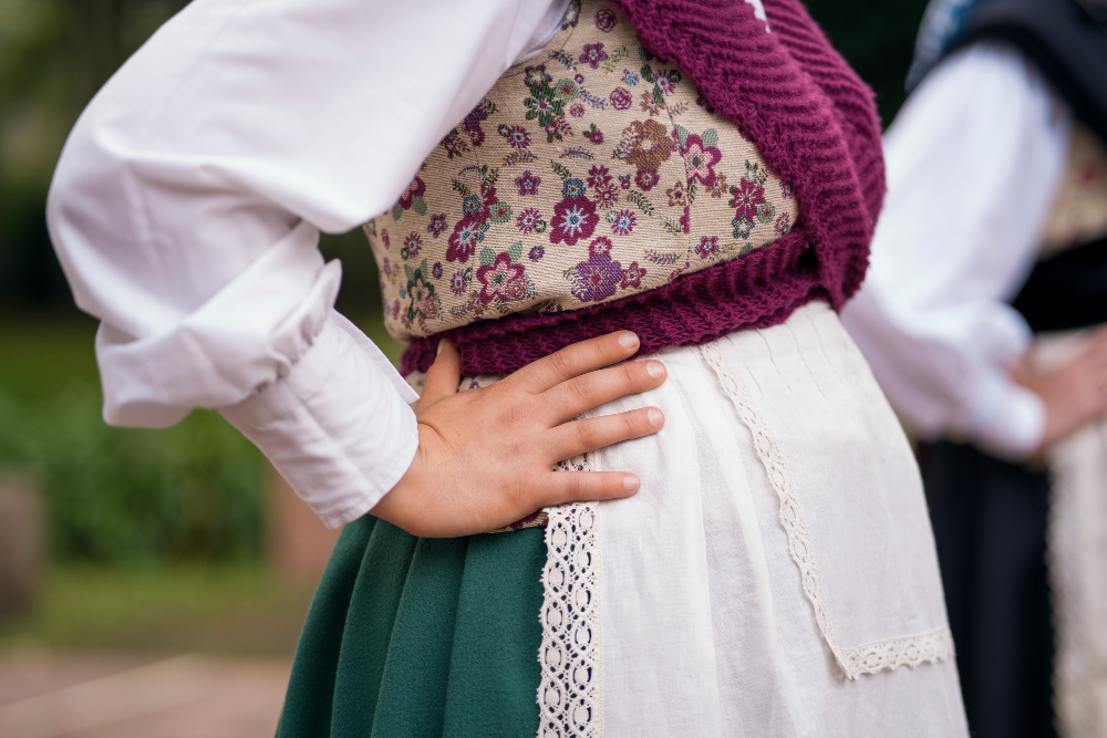Spódnice ludowe w kwiaty – piękno codzienności zakorzenione w tradycji