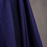 Dobry jedwab jest gładki, lśni naturalnie i wydaje szelest przy dotyku