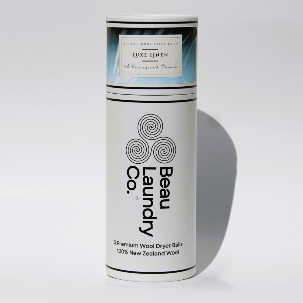 Sprawdzone sposoby na zmiękczenie sztywnych lnianych ubrań, które przywrócą im miękkość i komfort noszenia