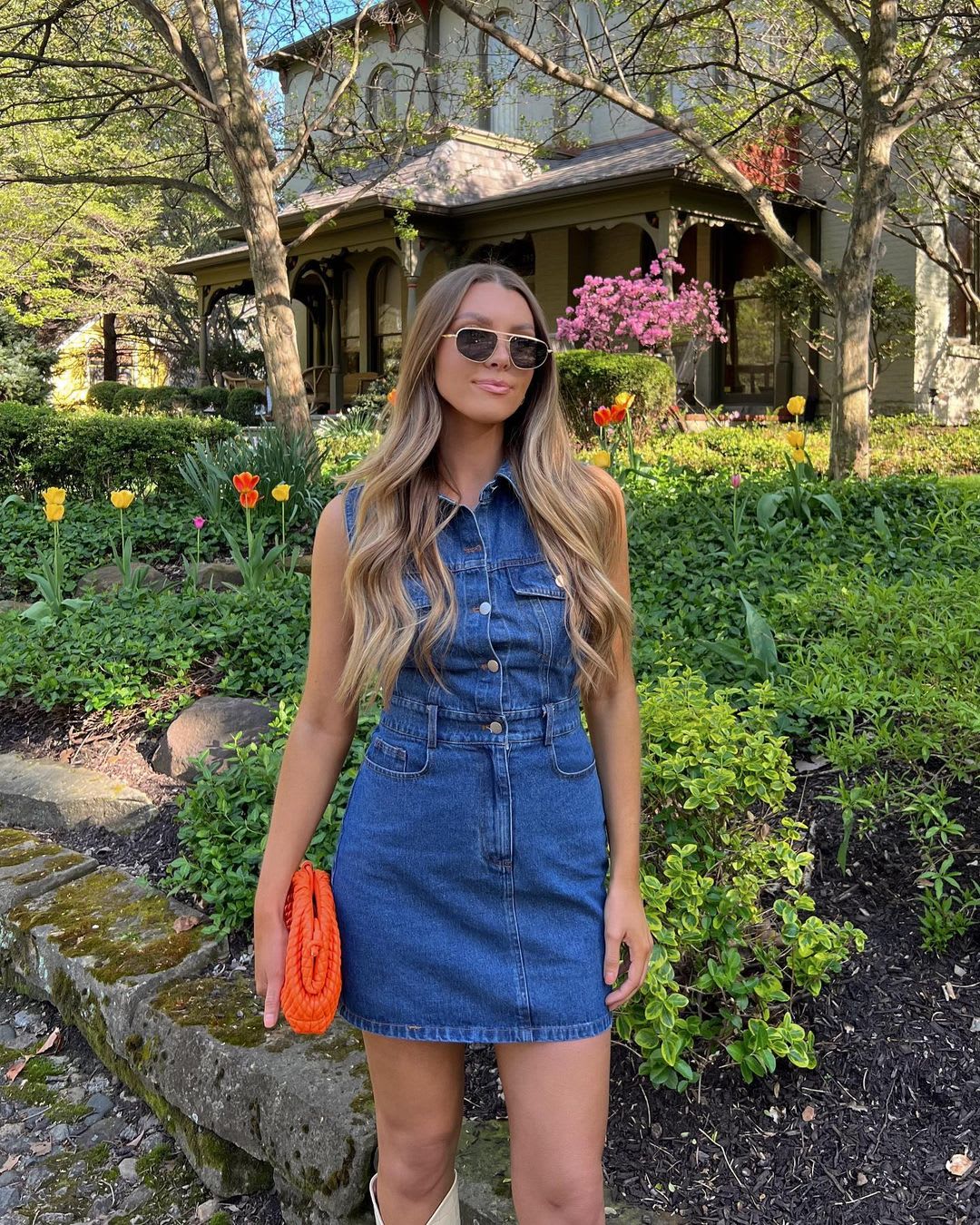 Jak tworzyć niezapomniane pierwsze wrażenie wybierając świetny strój na romantyczne spotkanie