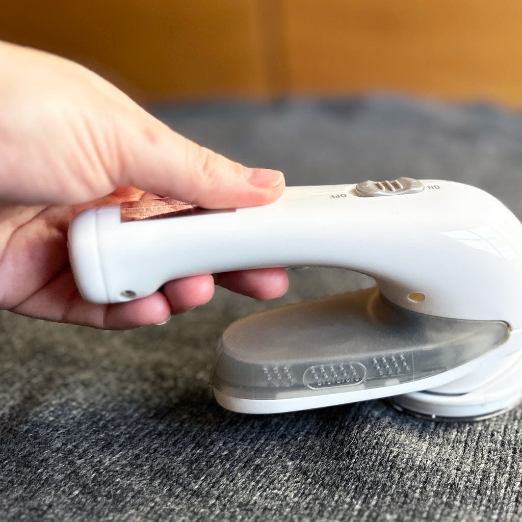 Golarka do ubrań – czy naprawdę ratuje zniszczone tkaniny i jak działa usuwanie mechacenia?