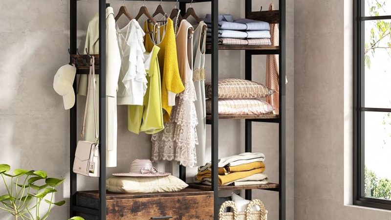 Drugie życie szafy – kreatywne metody przetwarzania i wykorzystania tekstyliów, które zalegają w garderobie